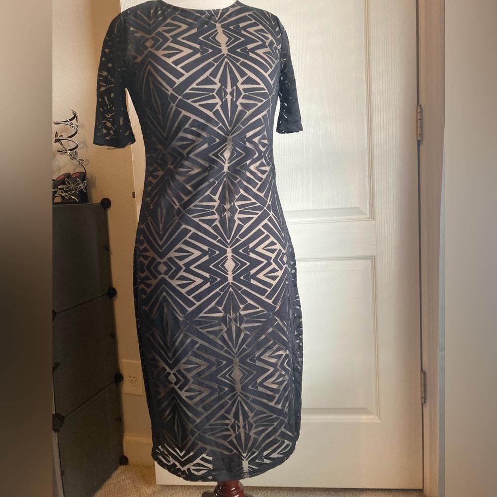 Apt. 9 Black and Cream Sheath Dress Crew Neck Midi
